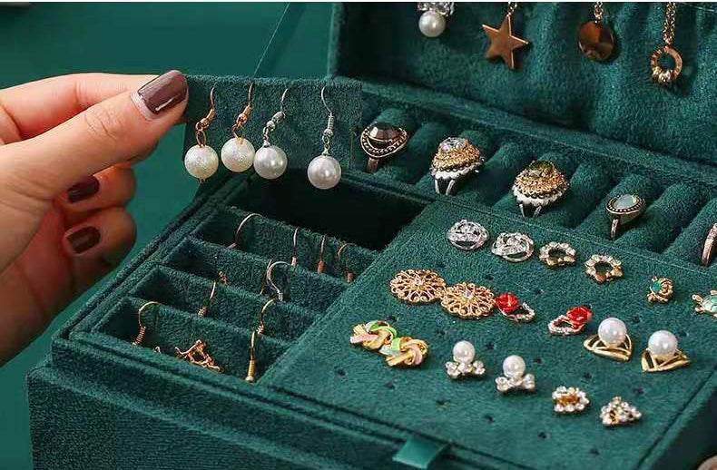 New Green 3-Layer Flannel Jewelry Organizer Box - Sunglass Lover