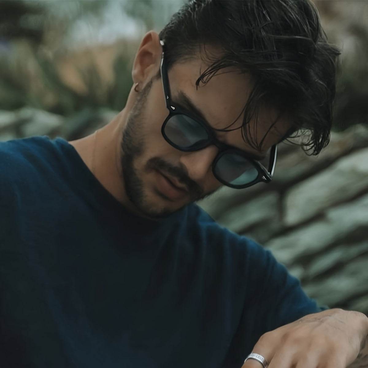 Oculus Oval Blue Sunglass - Sunglass Lover