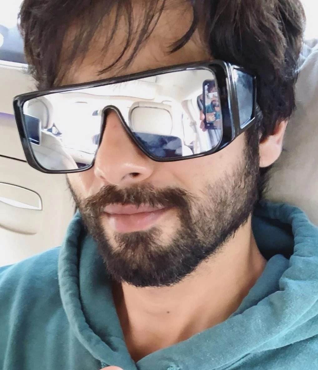 Most Stylish Shahid Kapoor Oversized Sunglasses - SunglassesMart